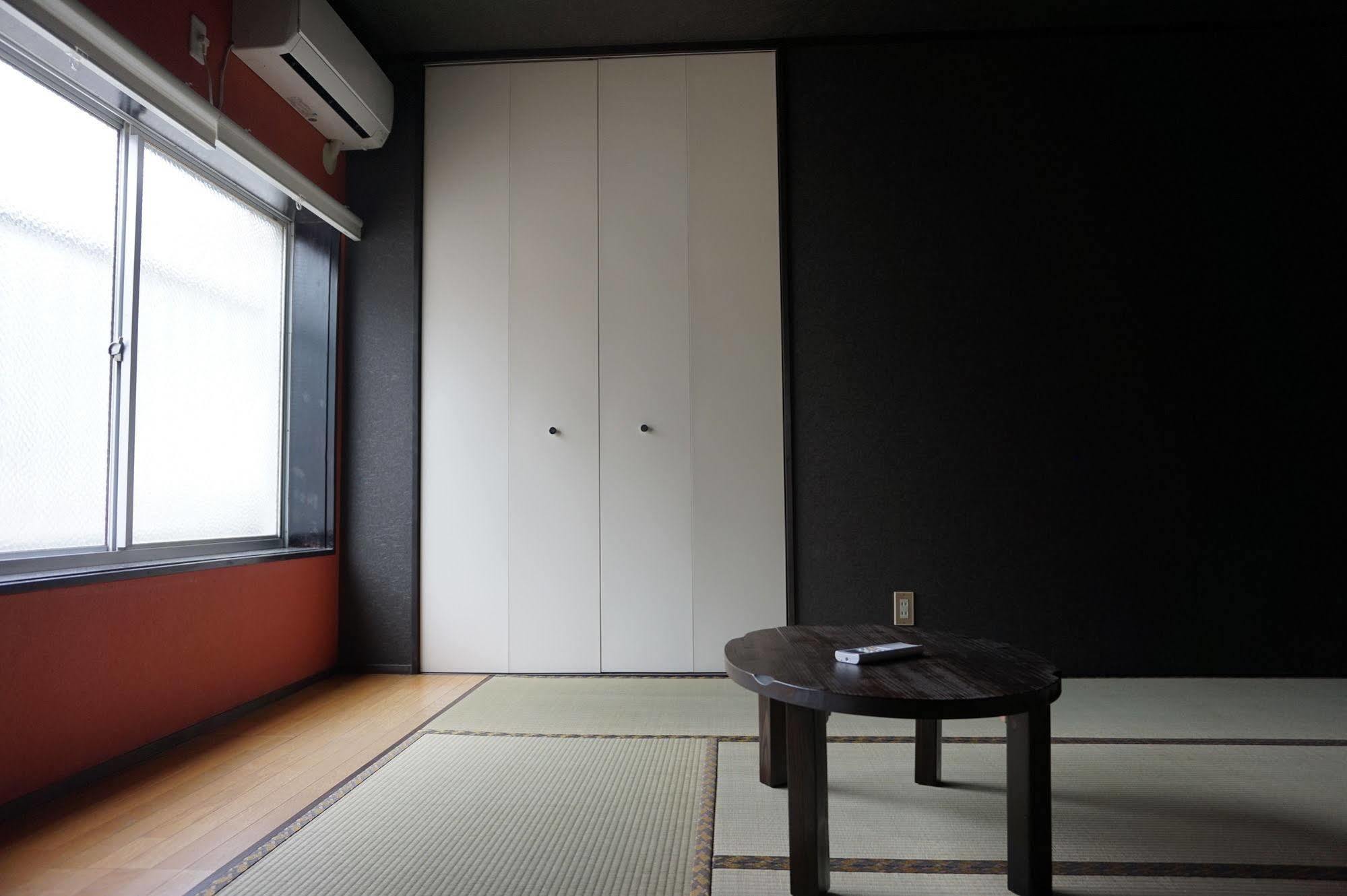 Uni Hostel Osaka Exterior photo