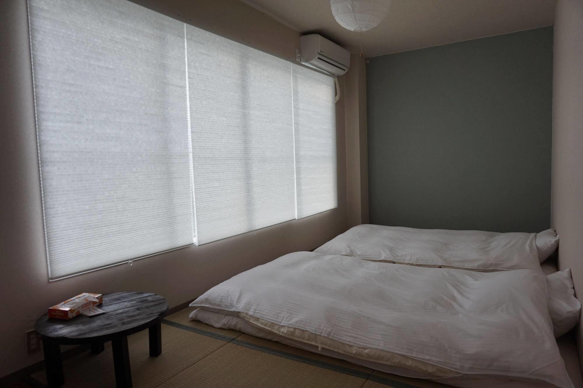 Uni Hostel Osaka Exterior photo