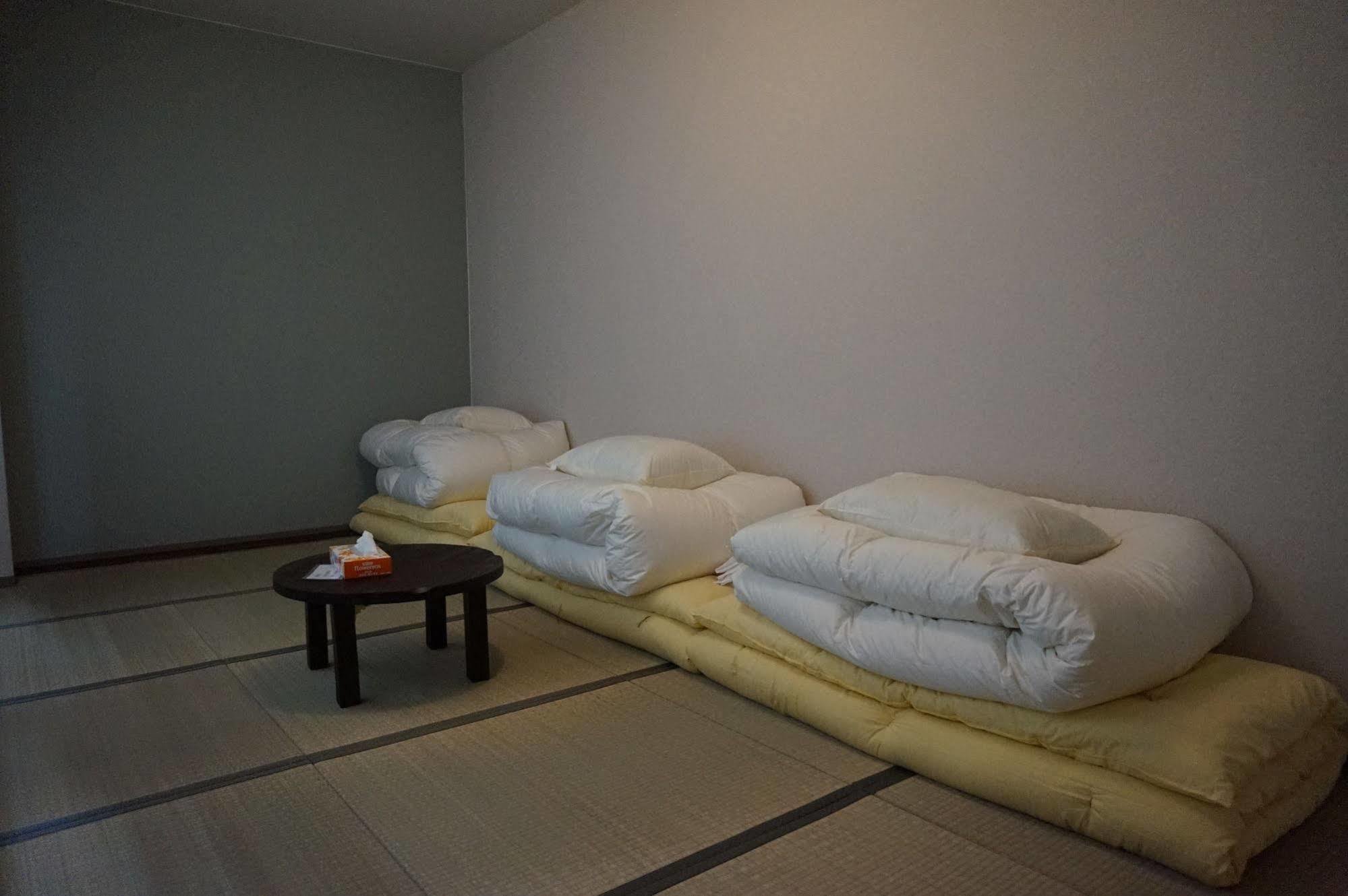 Uni Hostel Osaka Exterior photo