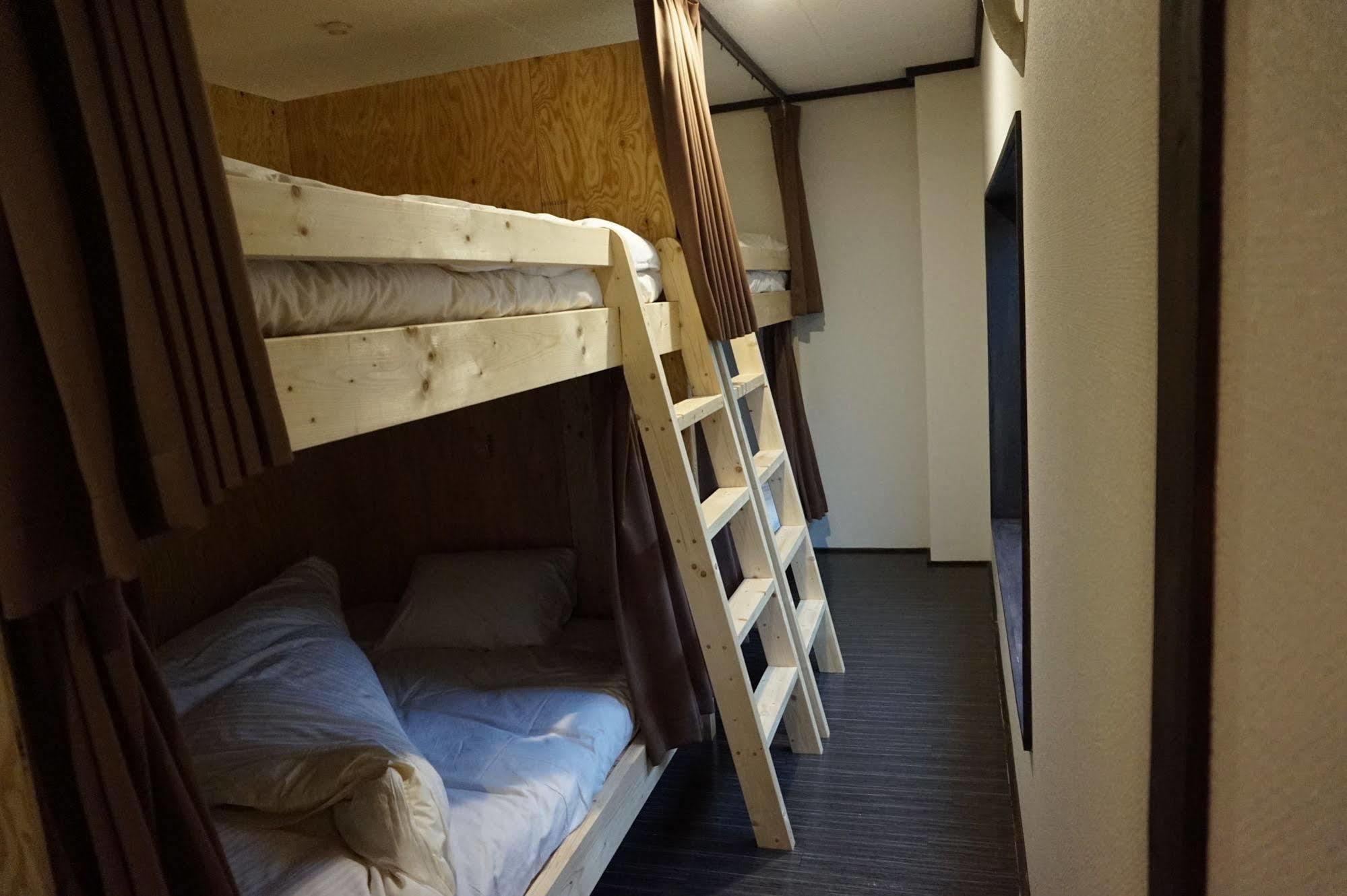 Uni Hostel Osaka Exterior photo