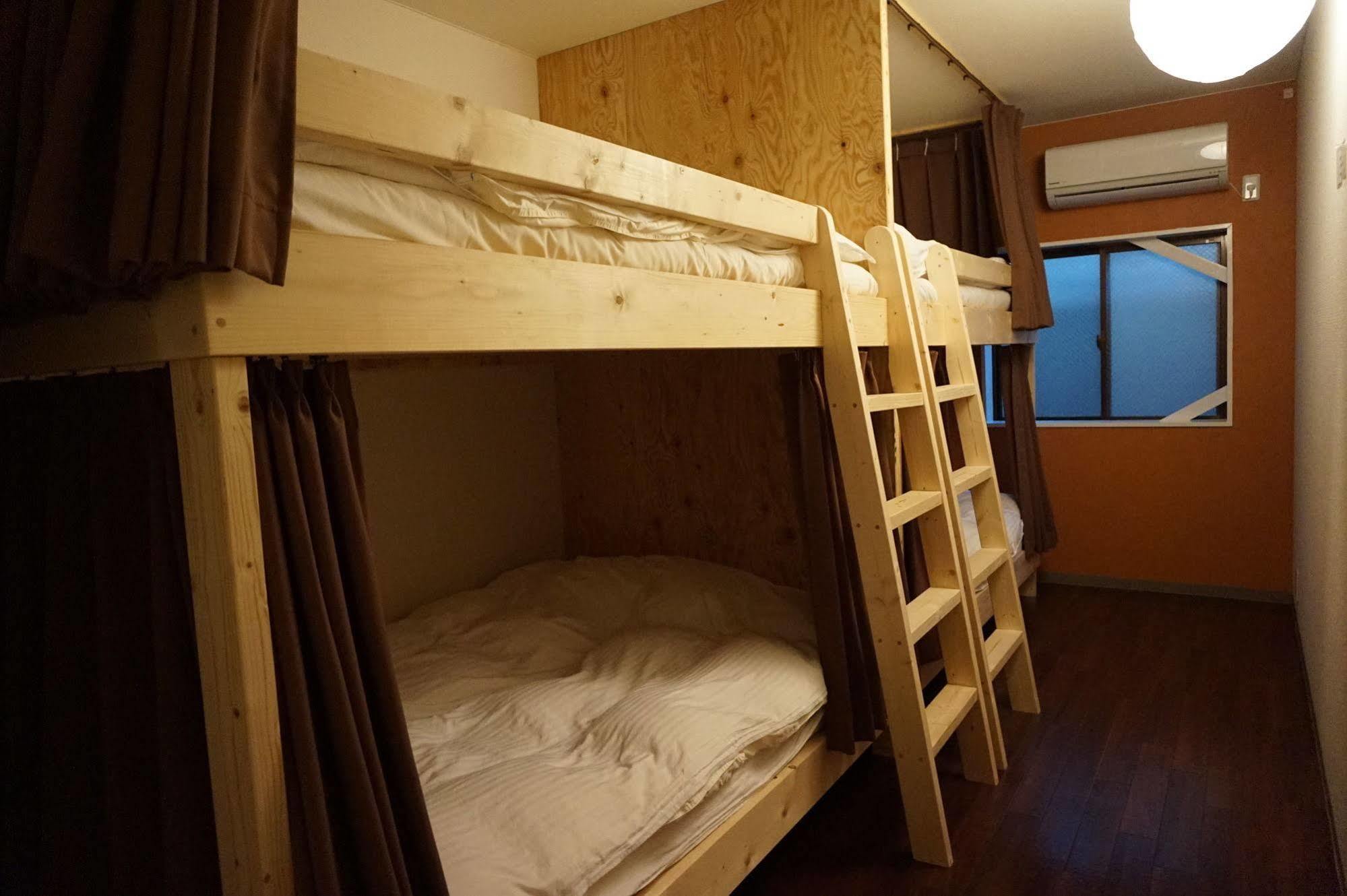 Uni Hostel Osaka Exterior photo