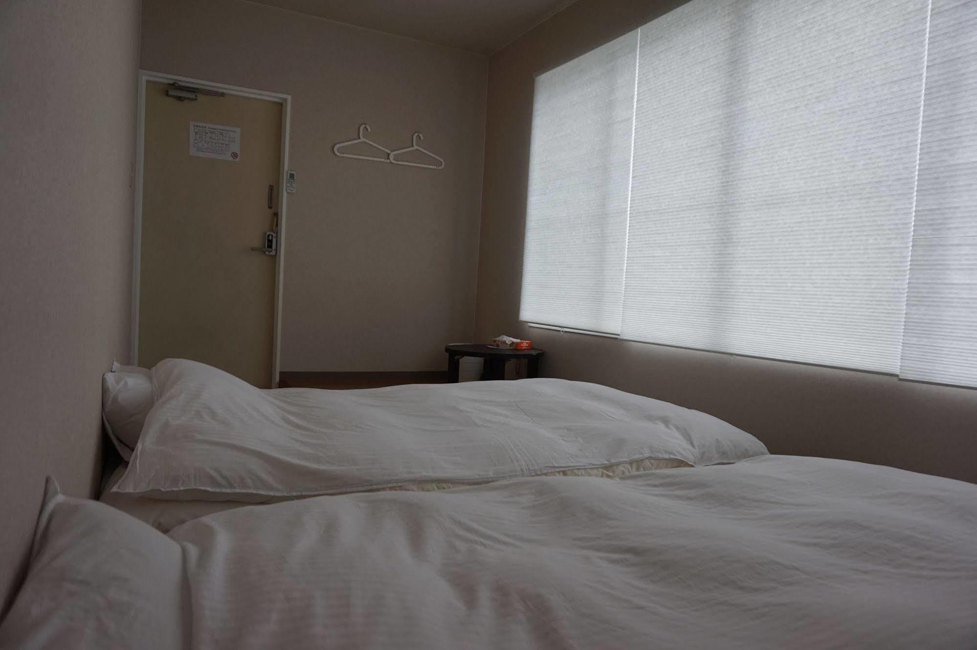 Uni Hostel Osaka Exterior photo
